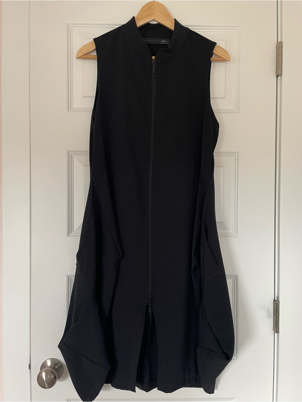 Porto of San Francisco Sleeveless Black Zip-Front Dress, pockets, size 3/large